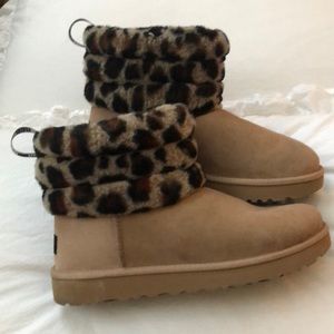 Ugg Woman’s size 10 fluff mini quilted leopard boots